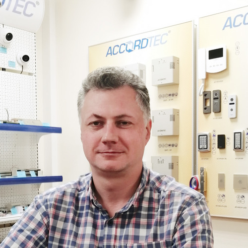 Владимир Новиков